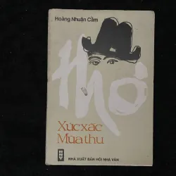 Xúc xắc mùa thu của nhà thơ Hoàng Nhuận Cầm- chữ ký 
