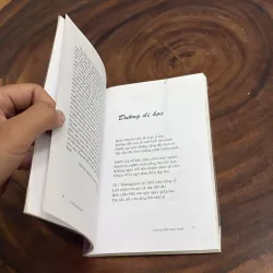 II Văn Học: Từ Khi Có Phượng - Nguyễn Ngọc Hưng - 2005 1001903