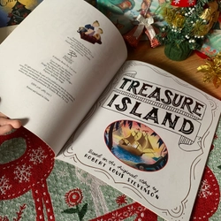 Sách tranh Treasure Island, Used, 90%, Picture Book For Kids 359715