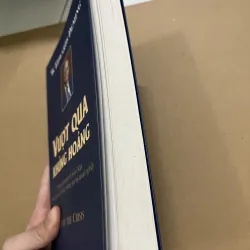 Vượt qua khủng hoảng 977064