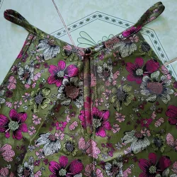 Áo yếm gấm hoa The Kat size M màu xanh rêu họa tiết hoa mới nguyên áo chụp mẫu  999538