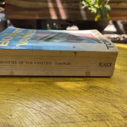 THE BONFIRE OF THE VANITIES- TOM WOLFE 591992