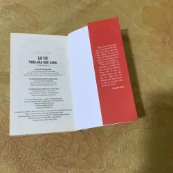 COMBO SỬ VIỆT 12 KHÚC TRÁNG CA & LÁ CỜ THÊU SÁU CHỮ VÀNG 751717