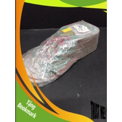 (TẶNG BOOKMARK) Bé trai tháo vác buộc dây giày - Sách tương tác giáo dục trẻ mới 80% bẩn nhẹ RBK1008 MẸ VÀ BÉ