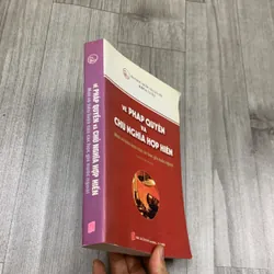 Về pháp quyền và chủ nghĩa hợp hiến, một số tiểu luận của các học giả nước ngoài. 3a5 717399