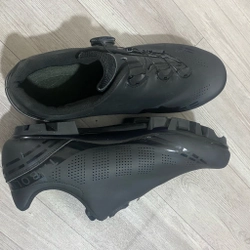 Giày đạp xe new size 40-42 500150
