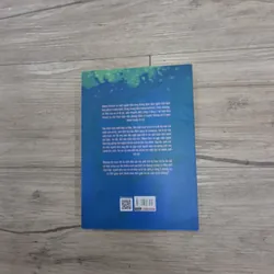 Sách "Mùa hè cùng người lạ" 566992