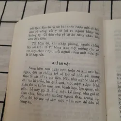 Phong tục cổ truyền Việt Nam. Quỳnh Trang tuyển chọn. Nxb Văn hóa TT năm 2002 786378