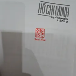 Hồ Chí Minh Người mang lại Ánh Sáng 1035237