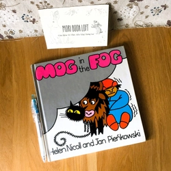 Sách tranh tiếng anh Mog in the Fog, Used, Bìa cứng, dành cho bé tập đọc 0-5T