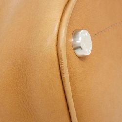 Túi Louis Vuitton Lock It MM M21342 619448