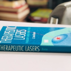 THERAPEUTIC LASERS THEORY AND PRACTICE – G. David Baxter 493409
