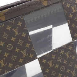 Túi đựng phụ kiện Louis Vuitton Monogram Chess Stand M81588 614065