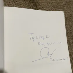 Thơ Trần Quang Quý - có chữ ký tác giả tặng Vi Thùy Linh  707367