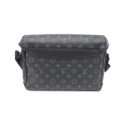 Túi đeo chéo Louis Vuitton Monogram Eclipse Voyage PM M12517 610226