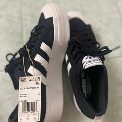 Giày Adidas chính hãng xách tay 498250