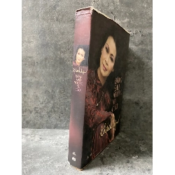 Đằng sau những nụ cười- Khánh Ly - Bìa cứng, mới 85% 777826