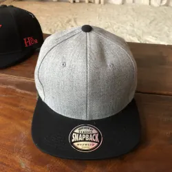 Nón snapback 2 màu - hàng xuất xịn.