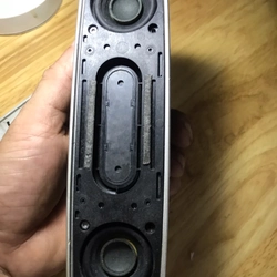 Xác Loa Bose SoundLink mini . Mất mạch . Còn 2 củ loa 