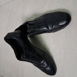 Bán giày Tây hiệu BOSS size 41, màu đen 95% bán 700k 13859