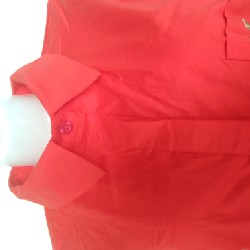 Áo sơ mi đỏ thêu chữ 13050