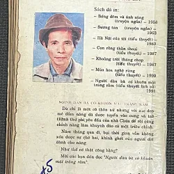 Người đàn bà có gương mặt trăng rằm 995839