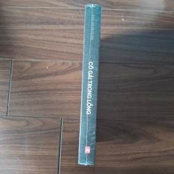 Cô gái trong lồng 525727