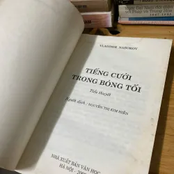 Sách cũ: Tiếng cười trong bóng tối - Vladimir Nabokov 1006043