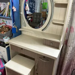 Bàn trang điểm 1023092