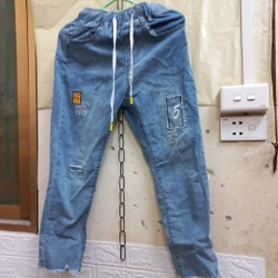 Quần jeans sáng màu