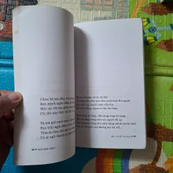 Bên cửa sổ máy bay 795771