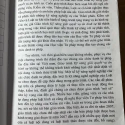 [luật - chính trị] Luật sư Kỹ năng giải quyết vụ án hình sự 763626