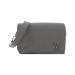 Túi đeo vai LV Aerogram Fastline Wearable Wallet M82086 của Louis Vuitton