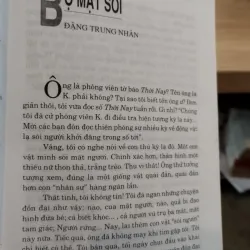 cuốn sách "Bầy Chim Mùa Hè - Truyện Ngắn Chọn Lọc Báo Tuổi Trẻ". 
 997457
