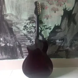 Guitar cổ nhạc 1001833