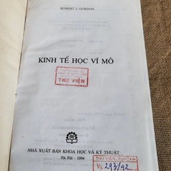 Kinh tế học vĩ mô | Robert Gordon | bìa cứng, 900 trang, xuất bản 19994 326635