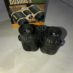 Ống dòm đen Bushnell 10x25 493490