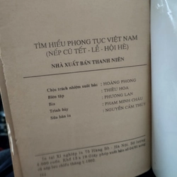 sách "Tìm hiểu Phong tục Việt Nam: Nếp cũ - Tết Lễ - Hội Hè".  546347