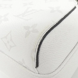 Túi đeo chéo ngoài trời Louis Vuitton Taiga Lama M30873 610745