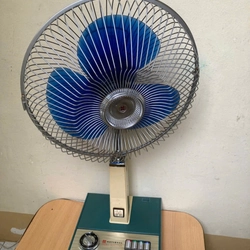 Quạt đứng National bộ đội có số ngủ cánh 30 .Cổ cánh đẹp
