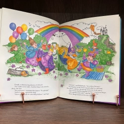 [Bìa cứng]  BALDERDASH THE BRILLIANT: A Hole-in-the-Page color book 253527