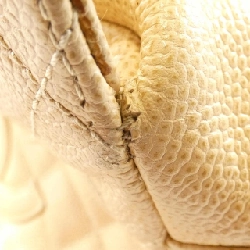 Túi xách chéo Chanel 18004 612988