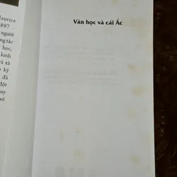 Văn học và cái ác 701866