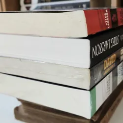 Series trinh thám Thụy Điển CÔ GÁI CÓ HÌNH XĂM RỒNG - tác giả: Stieg Larsson 704227