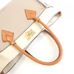 Túi Louis Vuitton On My Side MM M53825 618689