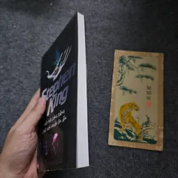 Kéo dài công bằng cuộc hôn nhân êm ấm - Stephen King 733993