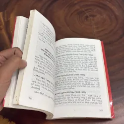 II Sách Lịch Sử: Tóm Tắt Niên Biểu Lịch Sử Việt Nam - Hà Văn Thư, Trần Hồng Đức - 2009 1022417
