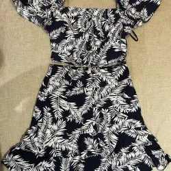 Bộ đầm thời trang Ivy, size M, mầu xanh dương hoạ tiết trắng, còn mới