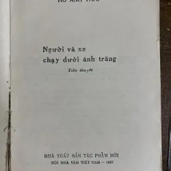 Người và xe chạy dưới ánh trăng- Hồ Anh Thái 1025538