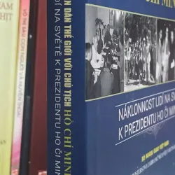 SÁCH TÌNH CẢM CỦA NHÂN DÂN THẾ GIỚI VỚI CHỦ TỊCH HỒ CHÍ MINH 700695